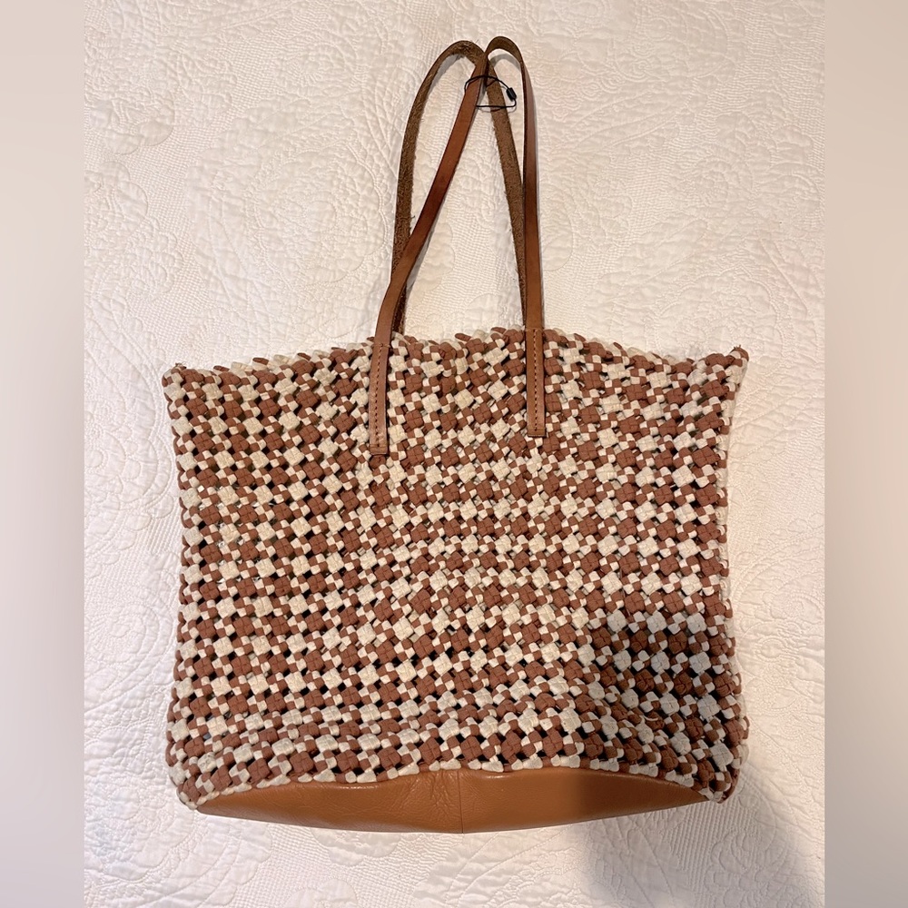 Crocheted purse. Large